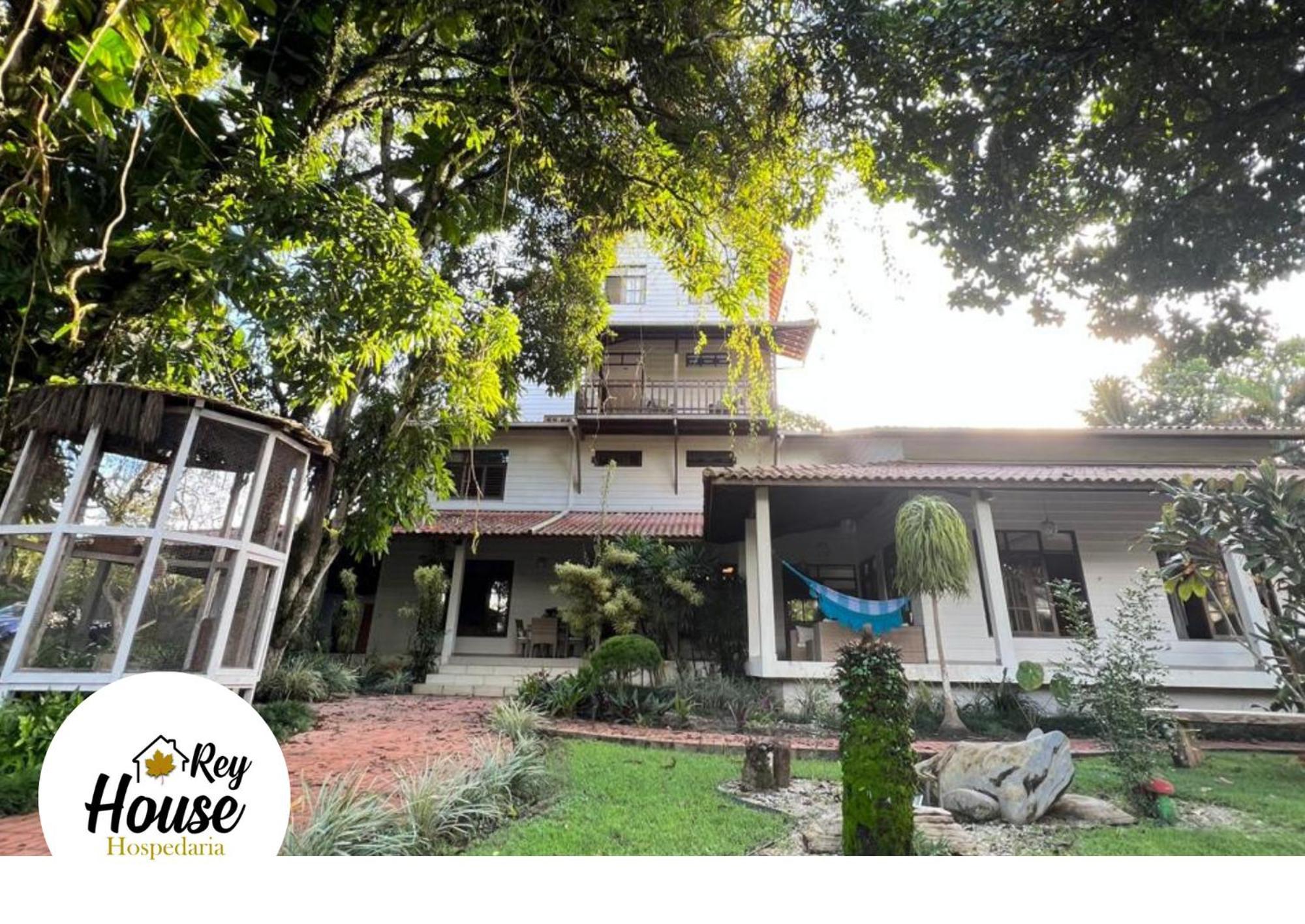 Homestay Rey House *